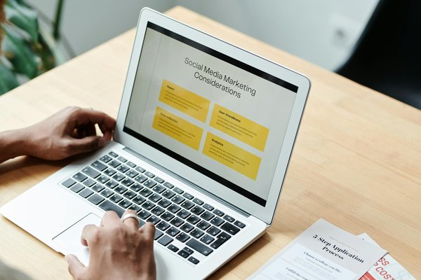 Comment le développement durable influence-t-il les décisions d'investissement des entreprises ?